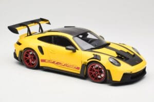Porsche 911 992 GT3 RS Racing Yellow Weissach Package & Red Wheels Minichamps 1:18 110062025 Метал — снимка 6 от 8