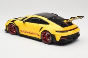 Porsche 911 992 GT3 RS Racing Yellow Weissach Package & Red Wheels Minichamps 1:18 110062025 Метал — снимка 7 от 8