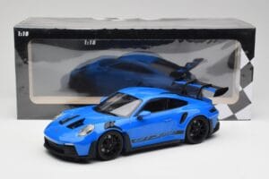 Porsche 911 992 GT3 RS Shark Син & Черни Джанти Minichamps 1:18 153062233 Метал — снимка 6 от 6