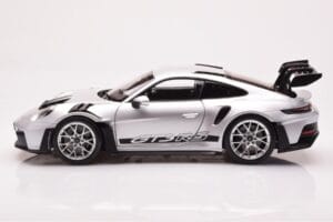 Porsche 911 992 GT3 RS Сребрист Металик Norev 1:18 187357 Метал — снимка 4 от 8