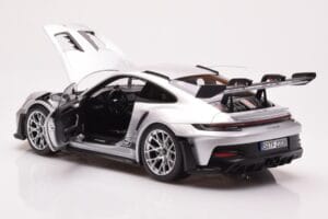 Porsche 911 992 GT3 RS Сребрист Металик Norev 1:18 187357 Метал — снимка 5 от 8