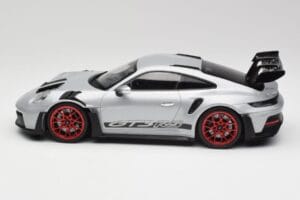 Porsche 911 992 GT3 RS Сребрист & Червени Джанти Minichamps 1:18 153062241 Метал — снимка 3 от 6