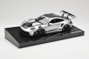Porsche 911 992 GT3 RS Сребрист Weissach Package Minichamps 1:18 110062020 Метал — снимка 2 от 8