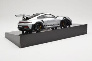 Porsche 911 992 GT3 RS Сребрист Weissach Package Minichamps 1:18 110062020 Метал — снимка 4 от 8
