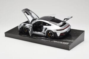 Porsche 911 992 GT3 RS Сребрист Weissach Package Minichamps 1:18 110062020 Метал — снимка 5 от 8