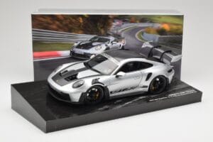 Porsche 911 992 GT3 RS Сребрист Weissach Package Minichamps 1:18 110062020 Метал — снимка 8 от 8