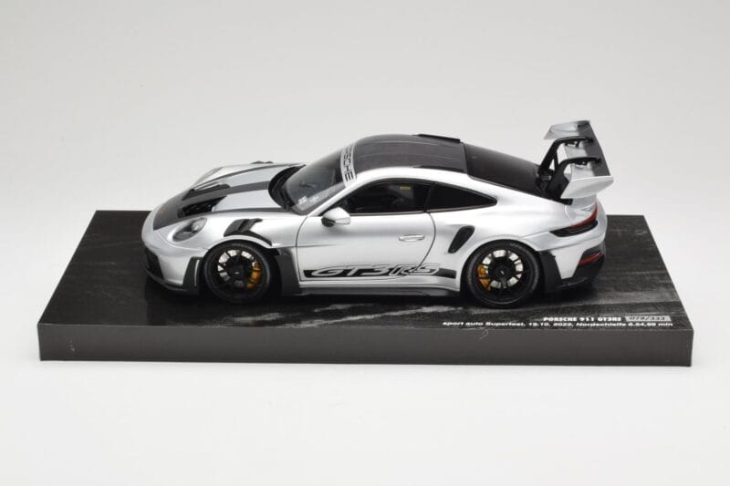 Porsche 911 992 GT3 RS Сребрист Weissach Package Minichamps 1:18 110062020 Метал