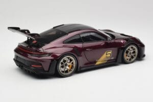 Porsche 911 992 GT3 RS Ultraviolet & Сребърни Джанти Minichamps 1:18 110062029 Метал — снимка 3 от 8