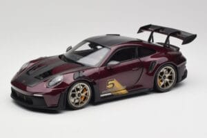 Porsche 911 992 GT3 RS Ultraviolet & Сребърни Джанти Minichamps 1:18 110062029 Метал