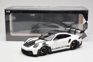 Porsche 911 992 GT3 RS Бял & Черни Джанти Minichamps 1:18 155062230 Метал — снимка 6 от 6