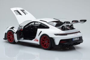 Porsche 911 992 GT3 RS Бял Pyro Червен Norev 1:18 187352 Метал — снимка 5 от 8