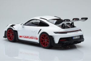 Porsche 911 992 GT3 RS Бял Pyro Червен Norev 1:18 187352 Метал — снимка 7 от 8