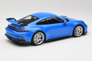 Porsche 911 992 GT3 Shark Синьо & Сребърни Джанти Minichamps 1:18 143069015 Смола — снимка 2 от 6