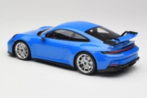 Porsche 911 992 GT3 Shark Синьо & Сребърни Джанти Minichamps 1:18 143069015 Смола — снимка 5 от 6