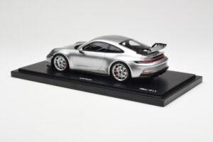 Porsche 911 992 GT3 Сребърен Minichamps 1:18 WAP0211510M004 Смола — снимка 5 от 7