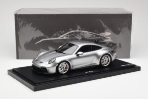 Porsche 911 992 GT3 Сребърен Minichamps 1:18 WAP0211510M004 Смола — снимка 7 от 7