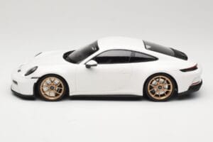 Porsche 911 992 GT3 Touring Бял Neodyme Wheels Minichamps 1:18 117069022 Метал — снимка 3 от 6