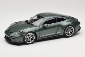 Porsche 911 992 S/T Malachite Green Metallic Norev 1:18 187472 Метал