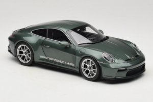 Porsche 911 992 S/T Malachite Green Metallic Norev 1:18 187472 Метал — снимка 6 от 8
