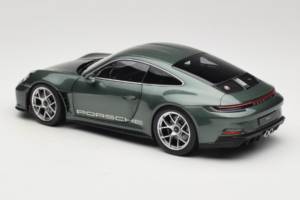 Porsche 911 992 S/T Malachite Green Metallic Norev 1:18 187472 Метал — снимка 7 от 8