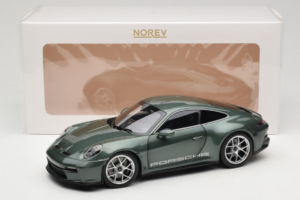 Porsche 911 992 S/T Malachite Green Metallic Norev 1:18 187472 Метал — снимка 8 от 8