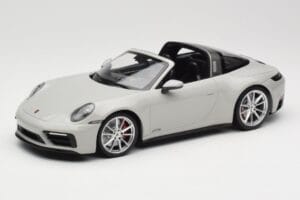 Porsche 911 992 Targa 4 GTS Сив Minichamps 1:18 155061064 Метал