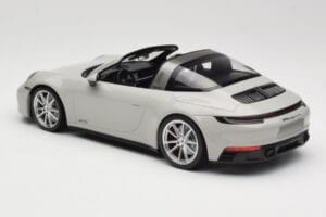 Porsche 911 992 Targa 4 GTS Сив Minichamps 1:18 155061064 Метал — снимка 5 от 6