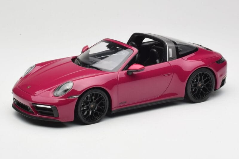 Porsche 911 992 Targa 4 GTS Rubystar Minichamps 1:18 155061066 Метал
