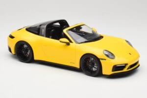 Porsche 911 992 Targa 4 GTS Жълт Minichamps 1:18 153061064 Метал — снимка 4 от 6