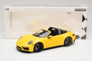 Porsche 911 992 Targa 4 GTS Жълт Minichamps 1:18 153061064 Метал — снимка 6 от 6