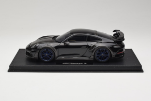 Porsche 911 992 TechArt GTstreet R Черен Със Сини Джанти TechArt 1:18 REMC009 Смола