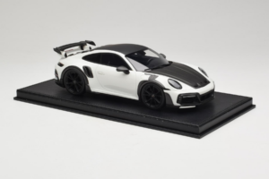 Porsche 911 992 TechArt GTstreet R Бял С Черни Джанти TechArt 1:18 REMC013 Смола — снимка 4 от 6
