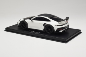 Porsche 911 992 TechArt GTstreet R Бял С Черни Джанти TechArt 1:18 REMC013 Смола — снимка 5 от 6