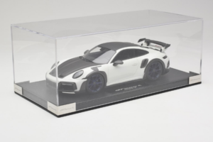 Porsche 911 992 TechArt GTstreet R Бял Със Сини Джанти TechArt 1:18 REMC014 Смола — снимка 2 от 6