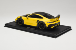 Porsche 911 992 TechArt GTstreet R Жълт С Черни Джанти TechArt 1:18 REMC011 Смола — снимка 5 от 6