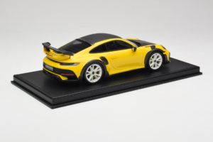 Porsche 911 992 TechArt GTstreet R Жълт С Бели Джанти TechArt 1:18 REMC015 Смола — снимка 2 от 6