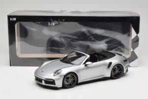 Porsche 911 992 Turbo S Кабриолет Сребрист Minichamps 1:18 155069082 Метал — снимка 6 от 6
