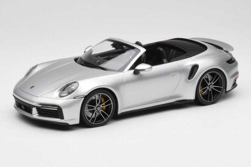 Porsche 911 992 Turbo S Кабриолет Сребрист Minichamps 1:18 155069082 Метал