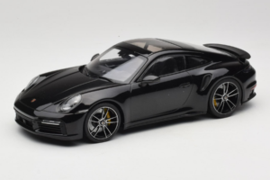 Porsche 911 992 Turbo S Черен Minichamps 1:18 WAP02117BOL002 Метал