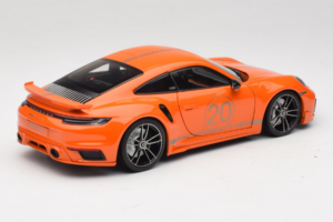 Porsche 911 992 Turbo S Coupe Sport Design Оранжев Minichamps 1:18 113069074 Метал — снимка 3 от 8