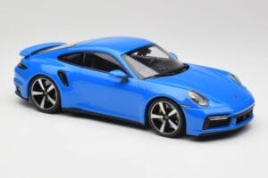 Porsche 911 992 Turbo S Gentian Син Minichamps 1:18 155069074 Метал — снимка 4 от 6