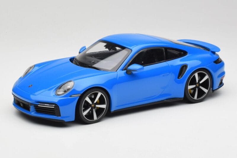 Porsche 911 992 Turbo S Gentian Син Minichamps 1:18 155069074 Метал