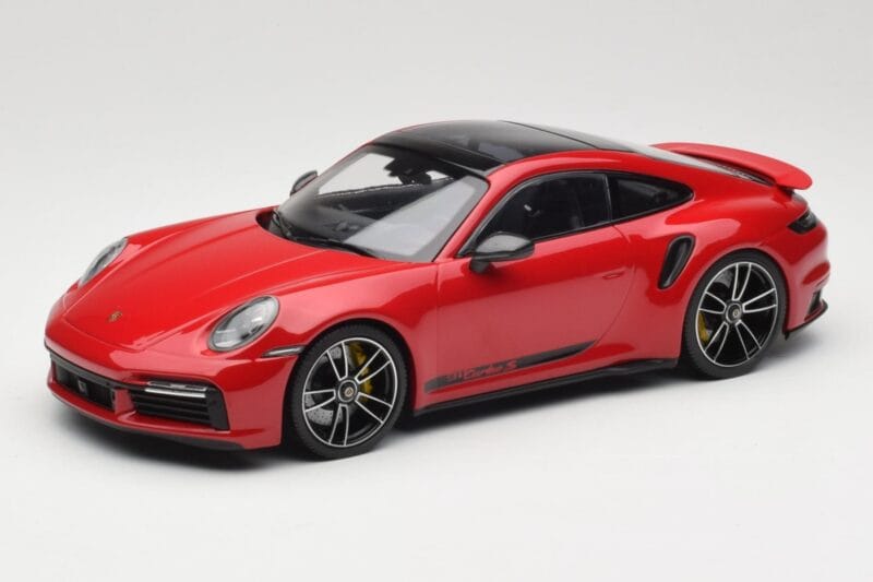 Porsche 911 992 Turbo S Червен Minichamps 1:18 155069070 Метал