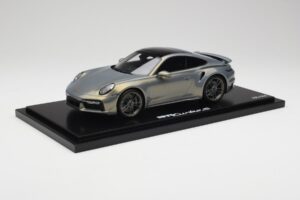 Porsche 911 Turbo S 992 Silver Bamboo Chromaflire With Display Case Spark 1:18 WAP0219100RTSS Смола — снимка 2 от 7