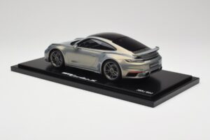 Porsche 911 Turbo S 992 Silver Bamboo Chromaflire With Display Case Spark 1:18 WAP0219100RTSS Смола — снимка 5 от 7