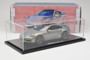 Porsche 911 Turbo S 992 Silver Bamboo Chromaflire With Display Case Spark 1:18 WAP0219100RTSS Смола — снимка 7 от 7