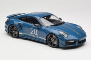Porsche 911 992 Turbo S Sport Design Package Gentian Blue Metallic Minichamps 1:18 155069170 Метал — снимка 4 от 6