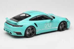 Porsche 911 992 Turbo S Sport Design Package Racing Green Minichamps 1:18 155069175 Метал — снимка 2 от 6