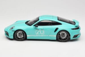 Porsche 911 992 Turbo S Sport Design Package Racing Green Minichamps 1:18 155069175 Метал — снимка 3 от 6