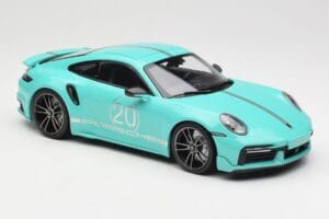 Porsche 911 992 Turbo S Sport Design Package Racing Green Minichamps 1:18 155069175 Метал — снимка 4 от 6